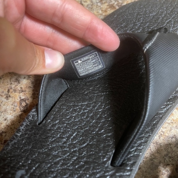 Sanuk Black Beer Cozy Flip Flops Kids Size 13 or 1 - Picture 7 of 7